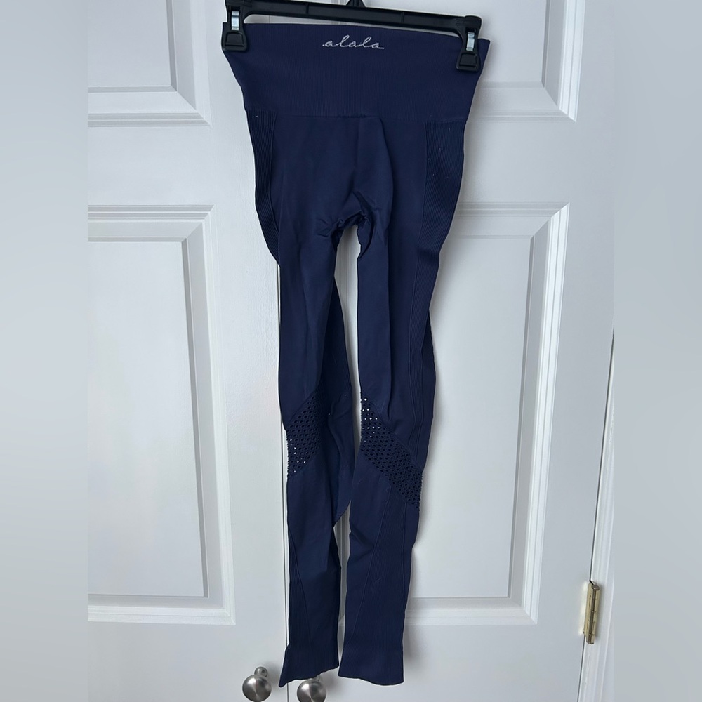 ALALA - navy ribbed seamless legging - small